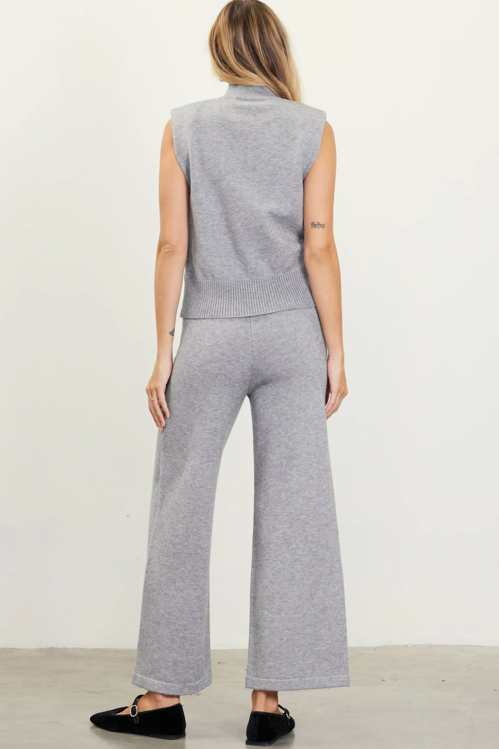Mock Neck Sleeveless Knit Top